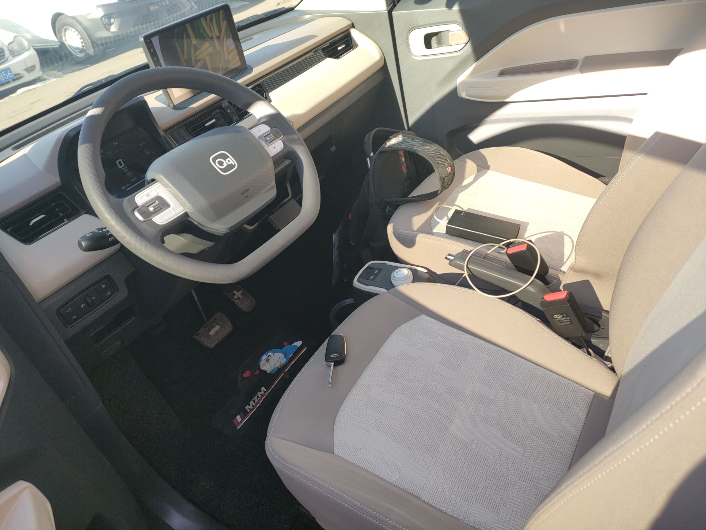 Переднее сиденье в автомобиле