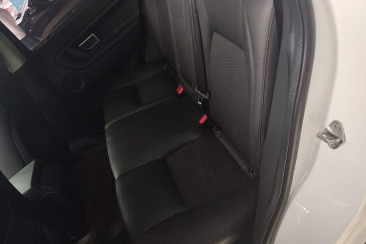 Used Land Rover Discovery Sport 2017 2.0T PURE Left Rear Seat