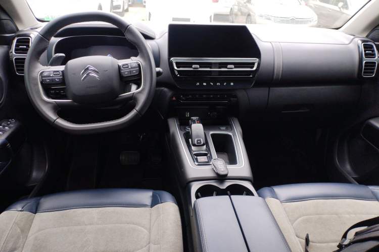 Used Citroen C5 AIRCROSS 2023 400THP Longitudinal Engine Version Center Console