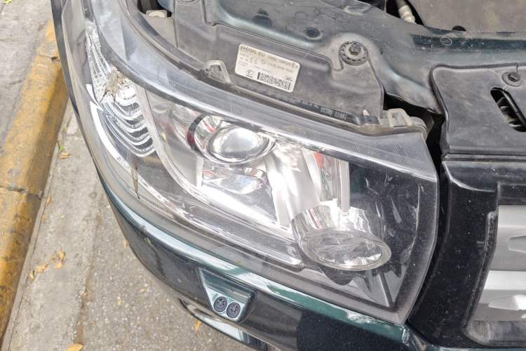 Used Land Rover Freelander 2 2013 2.2T SD4 SE Diesel Edition Right Front Headlight