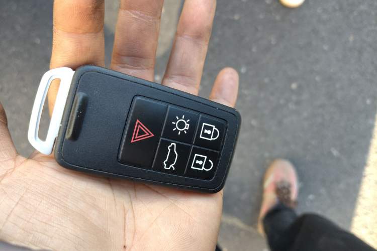 Used Volvo V40 2014 2.0T Zhiya Edition Vehicle Key