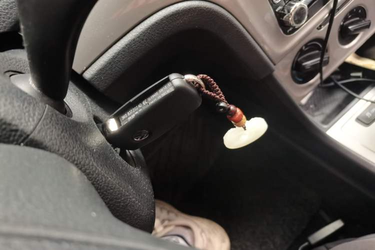 Used Volkswagen Gran Lavida 2013 1.6L Automatic Fashion Model Vehicle Key