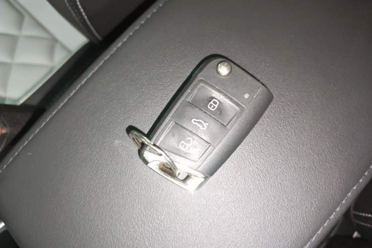 Used Volkswagen Tayron 2023 330TSI Two-Wheel-Drive R-Line High-Energy Version Vehicle Key