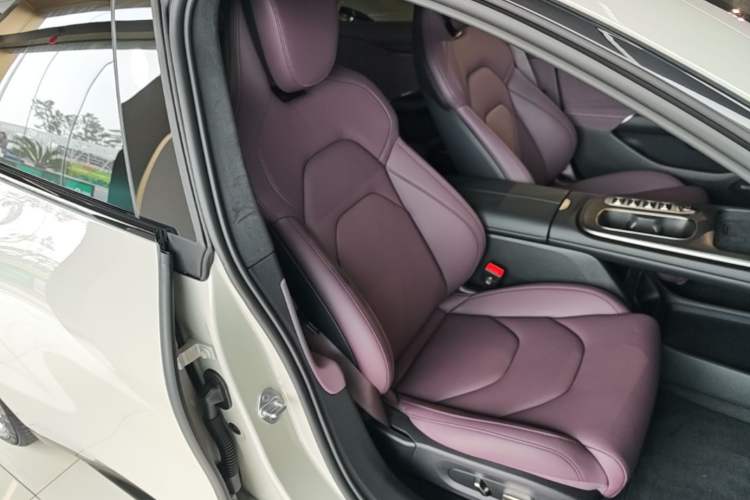 Used Xiaomi Auto SU7 2024 Four-Wheel Drive Ultra-Long Range Advanced Intelligent Driving Max Edition