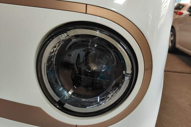 Used Geely Galaxy Panda 2025 210 km – Yuanqi Bear Left Front Headlight