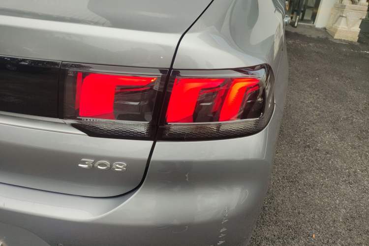 Used Peugeot 308 2018 1.6L Automatic Luxury Edition Right Rear Taillight