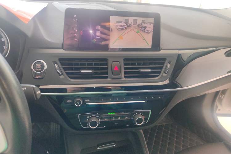 Used BMW 1 Series 2020 120i Fashion Model Audio And AC Panel