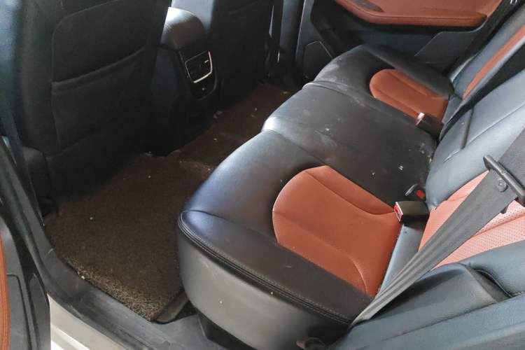 Used Baojun 560 2016 1.8L iAMT Elite Edition
