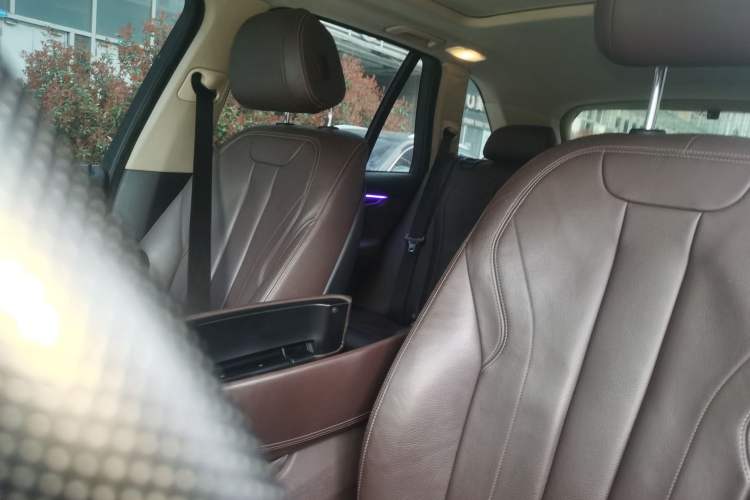 Used BMW X5 2015 xDrive28i
