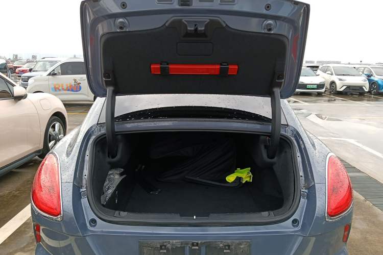 Used ORA Lightning Cat 2022 555 km Luxury Edition Trunk