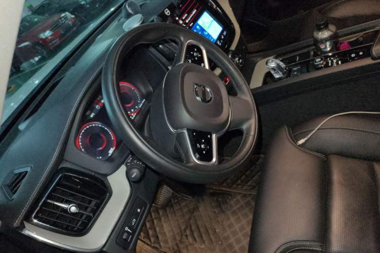 Used Volvo XC60 New Energy 2018 T8 eDrive Hybrid Prestige Luxury Edition
