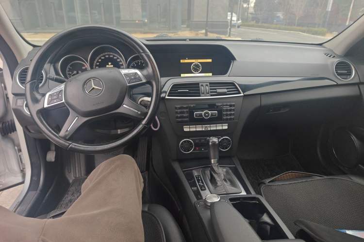 Used Mercedes-Benz C-Class 2011 C 180K Classic model