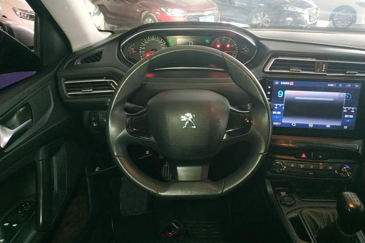 Used Peugeot 308 2018 1.6L Manual Fashion Edition Steering Wheel