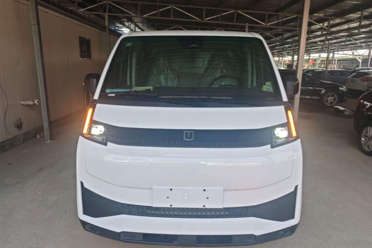 Used Farizon Xingxiang V 2025 Xingxiang V7E Smart Edition, Ewei 51.52 kWh Front