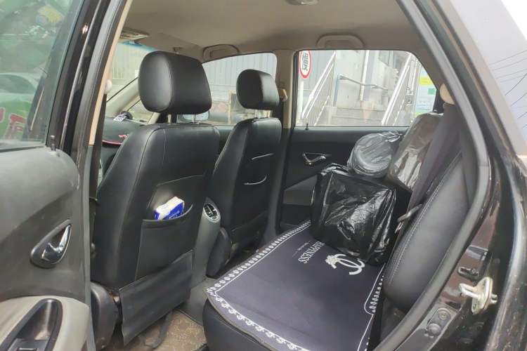 Used JAC Group Refine M2 2012 1.8L MT Business Luxury 5-Seater
