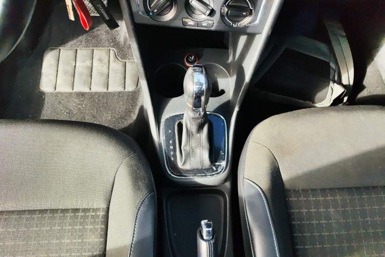 Used Volkswagen Polo 2016 1.6L Automatic Comfort Model
