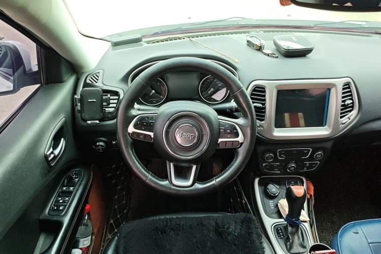 Used Jeep Compass 2017 200T Automatic Family Enjoyment Four-Wheel Drive Edition
