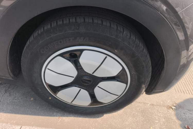 Used Geely Galaxy Geome 2025 310km Youth Edition Right Front Wheel Hub