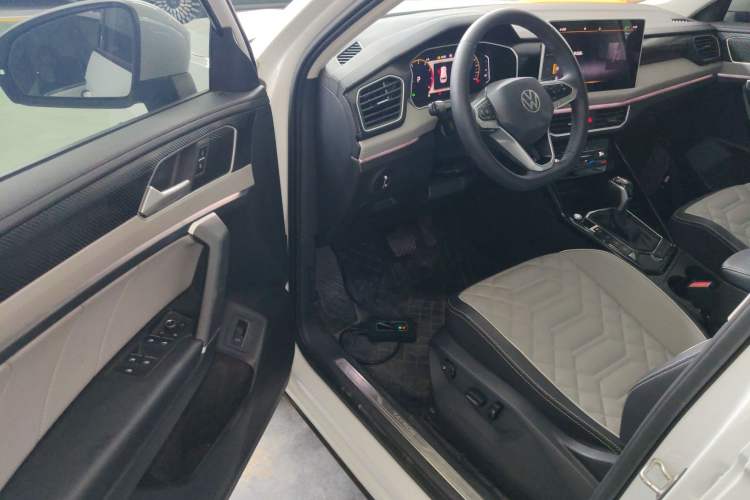 Used Volkswagen Tayron 2023 280TSI Two-Wheel-Drive Luxury Plus Advanced Version
