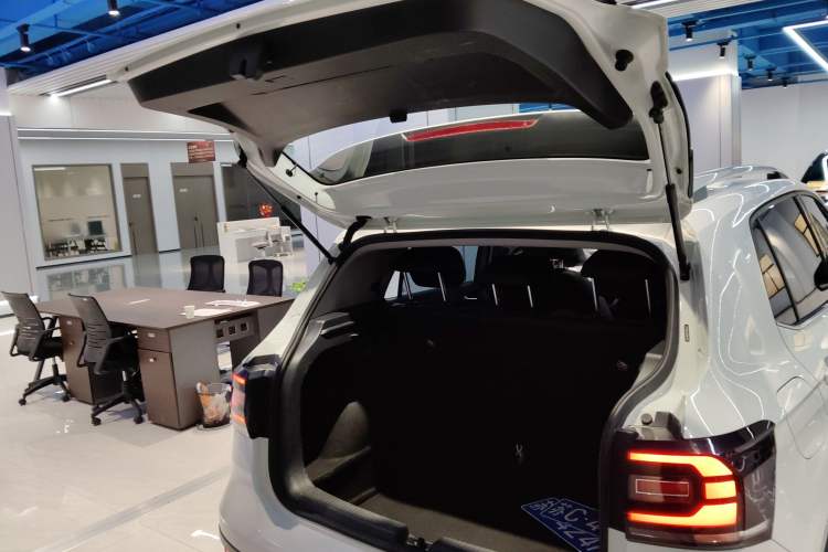 Used Volkswagen Tacqua 2023 200TSI DSG Joy-Connect Edition