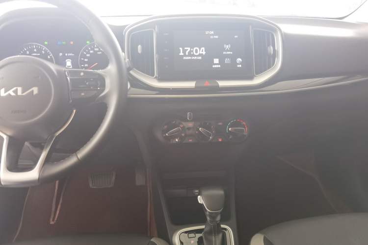 Used Kia kx1 Stonic 2021 1.4L CVT Fun Edition Audio And AC Panel