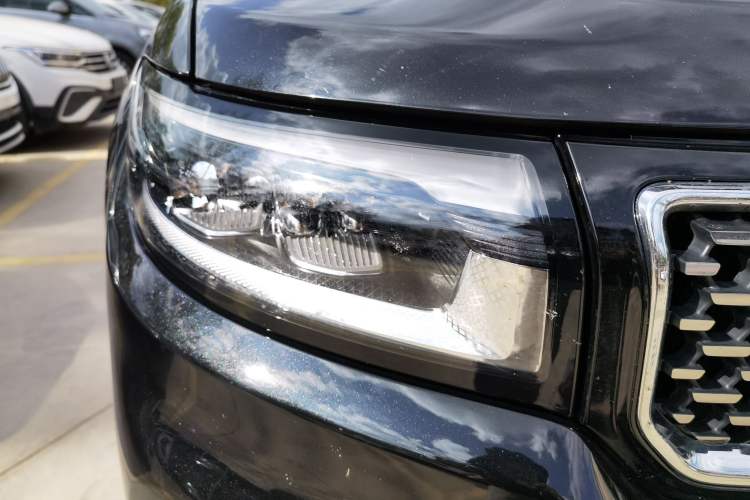 Used Jeep Grand Commander 2022 2.0T Four-Wheel Drive Luxury Edition Right Front Headlight