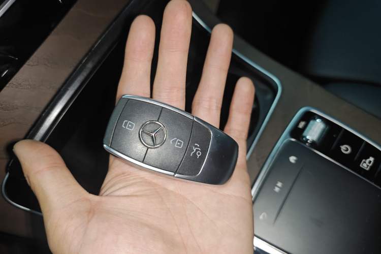 Used Mercedes-Benz GLC 2020 GLC 260 L 4MATIC Luxury Model Vehicle Key