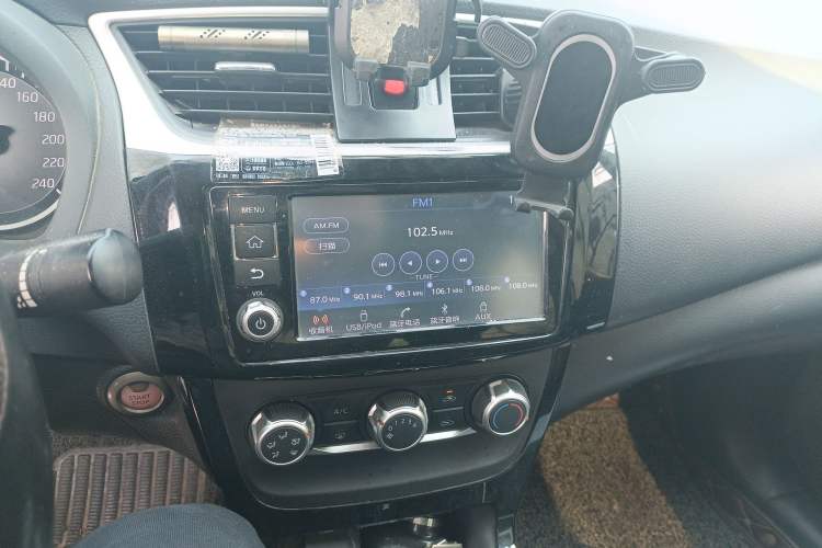 Used Nissan Sylphy 2018 1.6XV CVT Deluxe Edition Audio And AC Panel