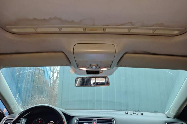 Used Volkswagen Sagitar 2012 1.6L Automatic Comfort Edition
