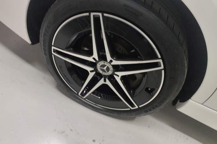 Used Mercedes-Benz C-Class 2023 Second Facelift C 260 L Starry Night Sports Edition Exterior 5