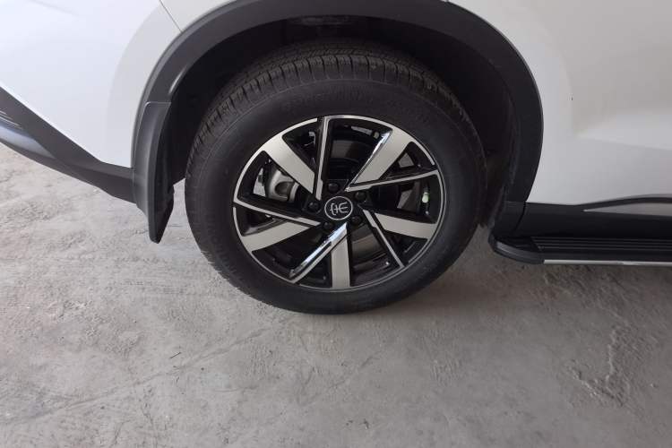 Used BYD Song Pro New Energy 2023 Champion Edition DM-i 71KM Navigation Model Right Rear Wheel Hub