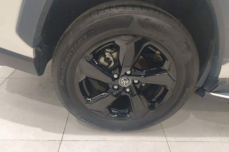 Used Toyota RAV4 2020 Dual-Engine 2.5L E-CVT 4x4 Elite PLUS Edition
