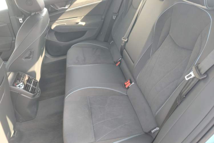 Used Volkswagen Passat 2025 Pro 380TSI Starry Dragon Luxury Edition
