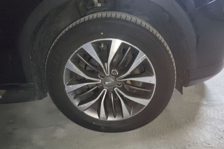 Used GAC Trumpchi GS8 2017 320T Two-Wheel Drive Luxury Smart Connectivity Version (7 Seats) Right Front Wheel Hub