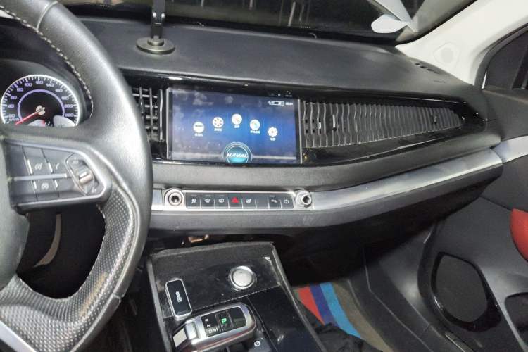 Used Haval H2s 2018 Blue Label 1.5T Dual-Clutch Luxury Model Audio And AC Panel