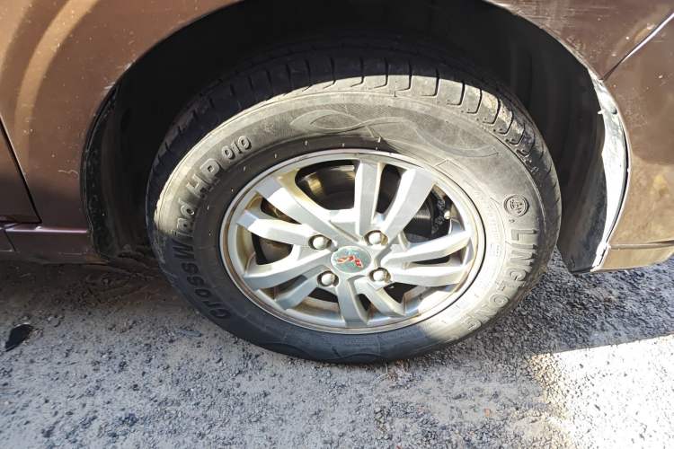 Used Wuling Hongguang 2018 1.5L S Comfort Model L2B Right Front Wheel Hub