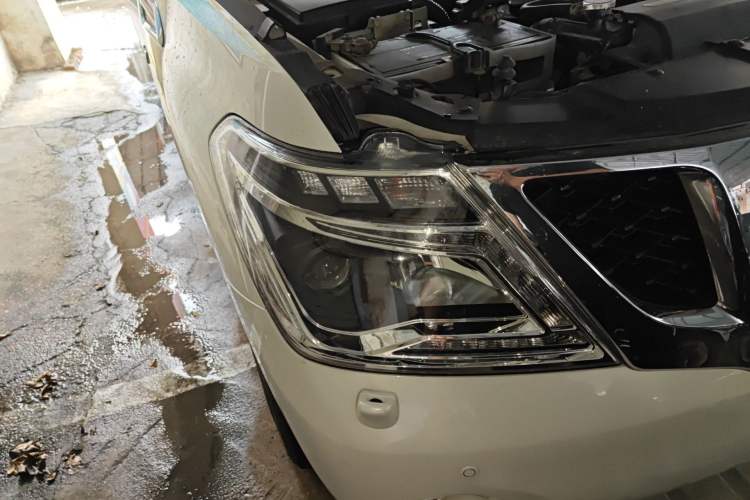 Used Nissan Patrol 2012 5.6L V8 Flagship Edition Right Front Headlight