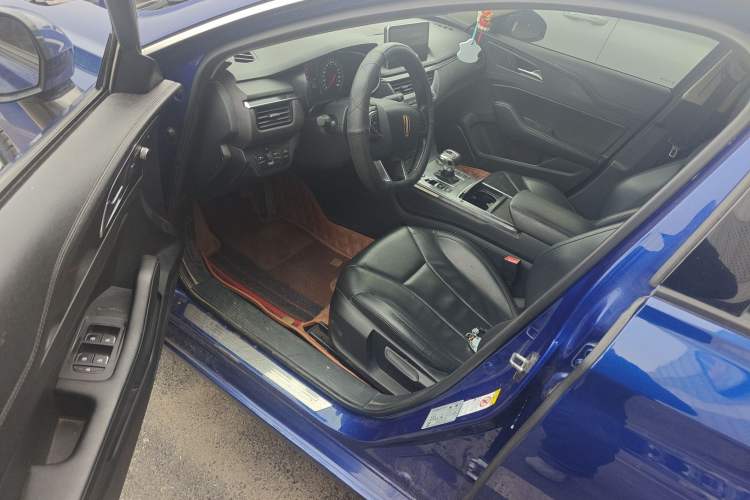 Used Hongqi H5 2020 1.5T DCT Flagship Edition Driver Seat