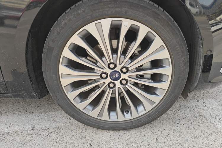 Used Ford Taurus 2018 EcoBoost 245 LTD Limited Edition China V Standard Right Front Wheel Hub