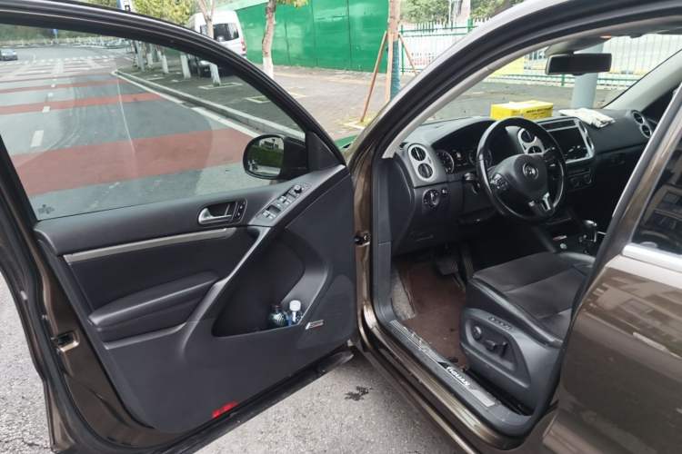 Used Volkswagen Tiguan 2015 2.0 TSI Automatic All-Wheel Drive Flagship Edition
