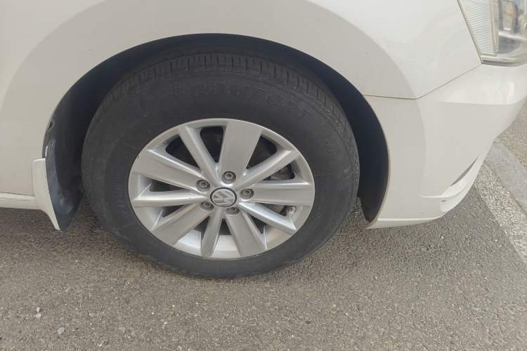 Used Volkswagen Jetta 2017 1.5L Manual Fashion Edition
