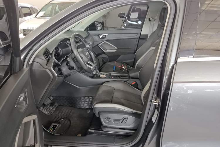 Used Audi Q3 2020 35 TFSI Fashion Dynamic Model
