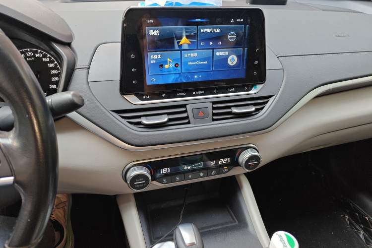 Used Nissan Teana 2020 2.0L XL Comfort Edition Audio And AC Panel