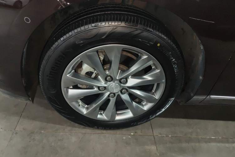 Used Buick GL8 2021 Avenir Aivia Six-Seat Luxury Edition Left Front Wheel Hub