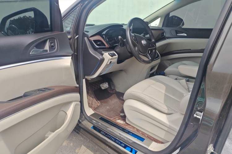 Used Buick GL8 2021 Land Cruiser Executive Class 652T Luxury Model
