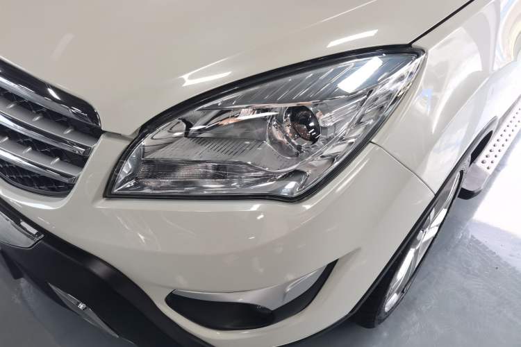 Used CHANGAN CS35 2015 1.6L Automatic Luxury Model China IV Standard Left Front Headlight