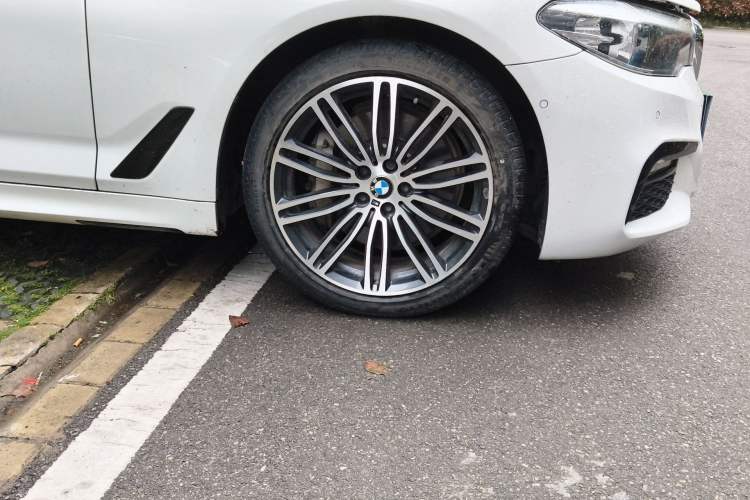 Used BMW 5 Series 2018 Restyled 530Li Leading Edition M Sport Package