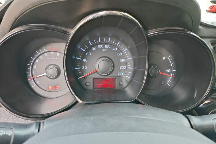 Used Kia K2 2012 Sedan 1.4L MT GLS Commemorative Edition
