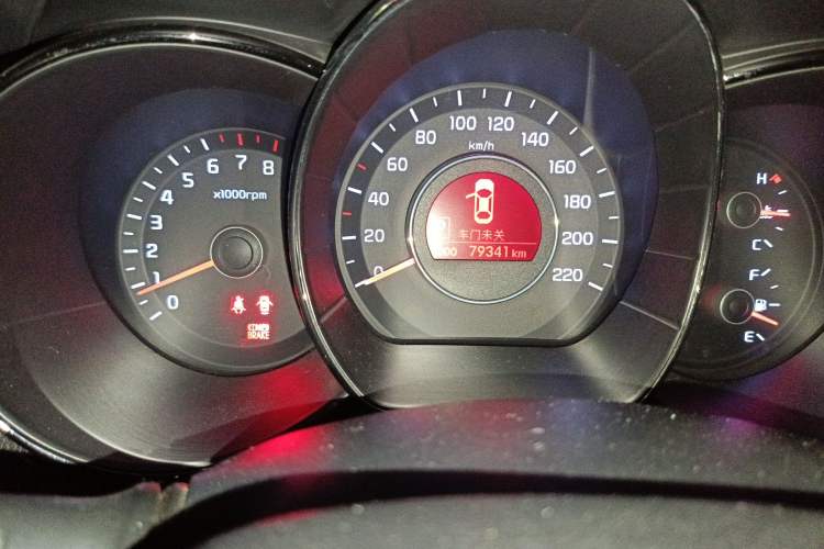 Used Kia K2 2012 Hatchback 1.6L AT Premium Commemorative Edition
