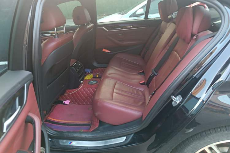 Used BMW 5 Series 2019 530Li Leading Model M Sport Package Left Rear Seat